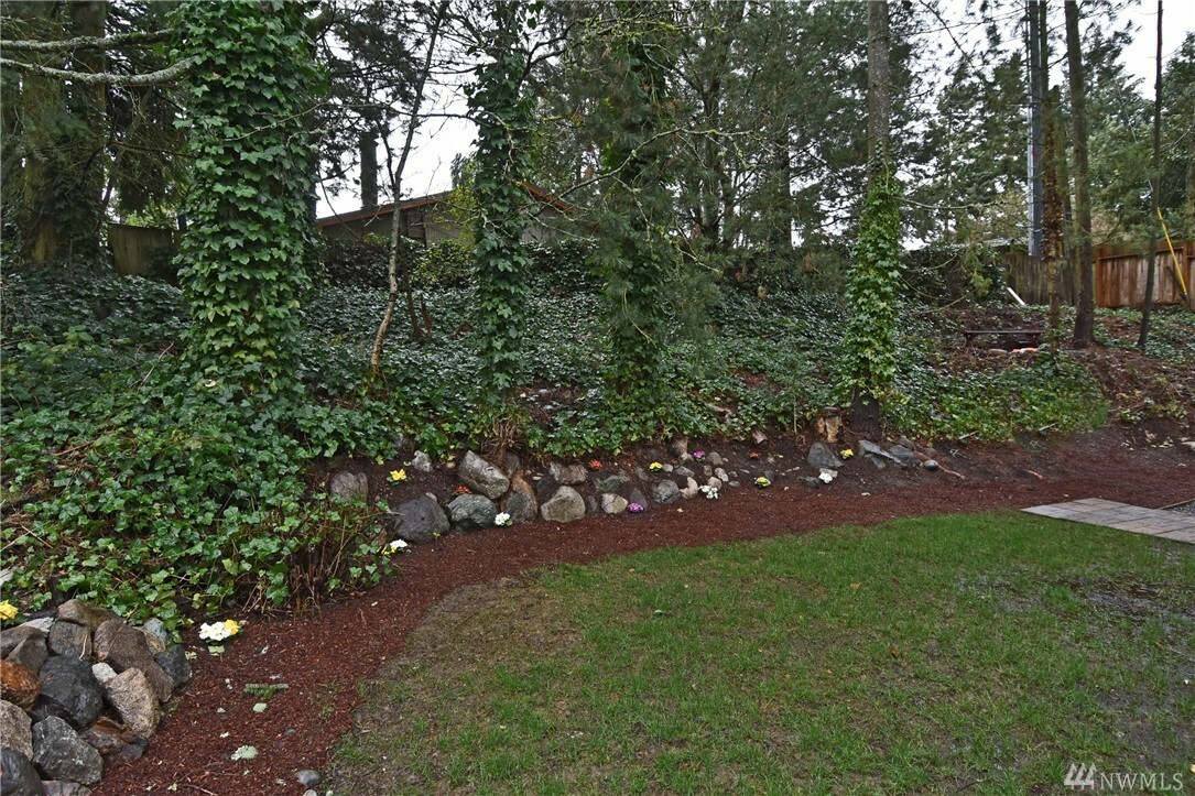 Property Photo:  15331 Interlake Ave N  WA 98133 