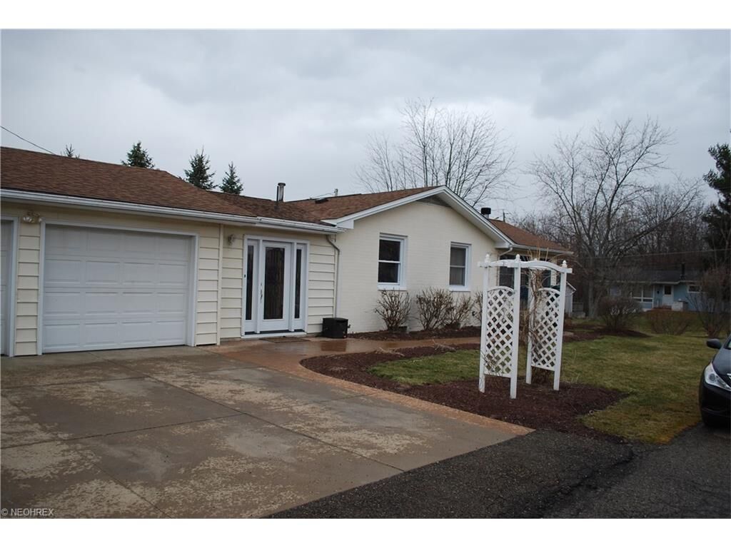 Property Photo:  504 Kaylynn Street SE  OH 44646 