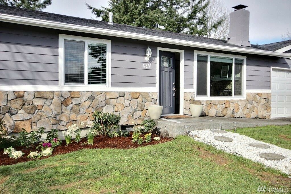 Property Photo: 11814 SE 254th St WA 98030