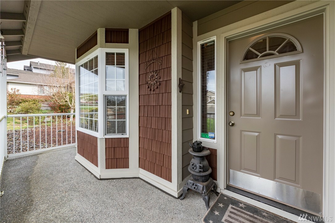 Property Photo:  11417 173rd Av Ct E  WA 98391 