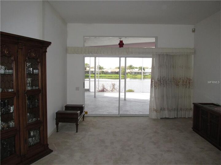 Property Photo: 1433 Gleneagles Drive FL 34292