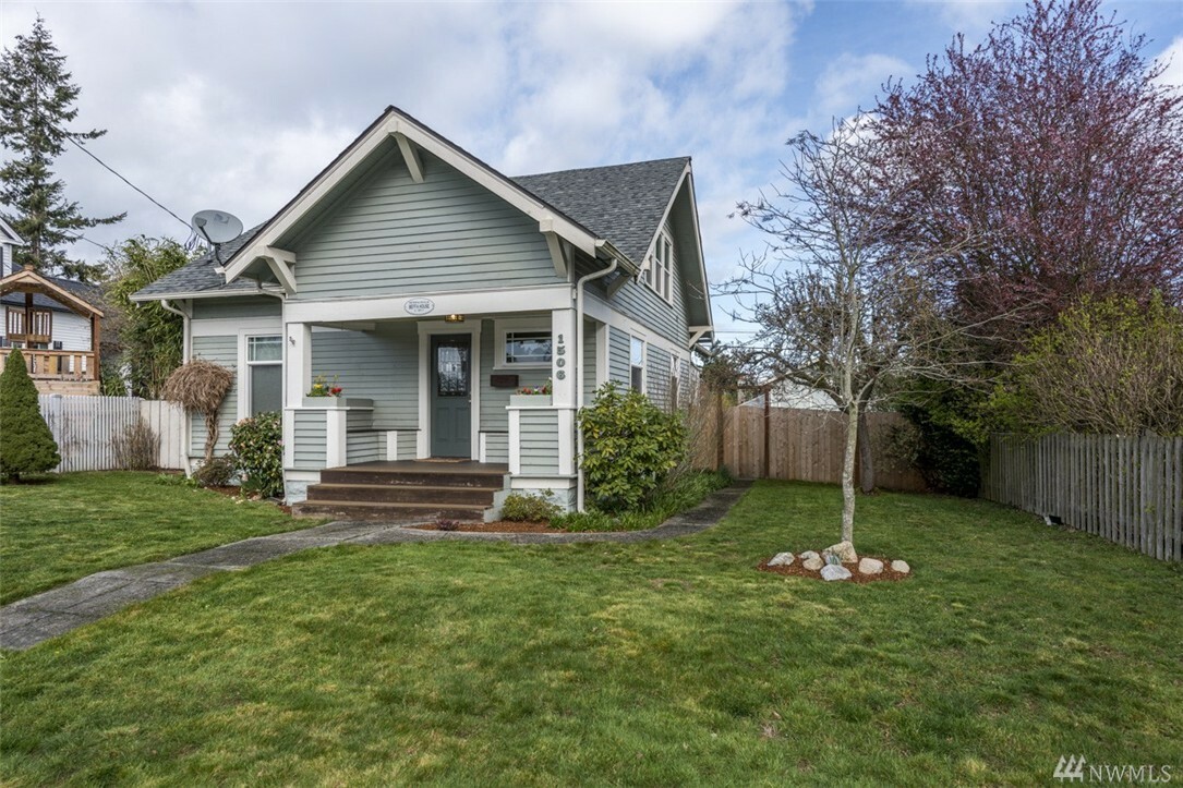 Property Photo:  1506 12th St  WA 98221 