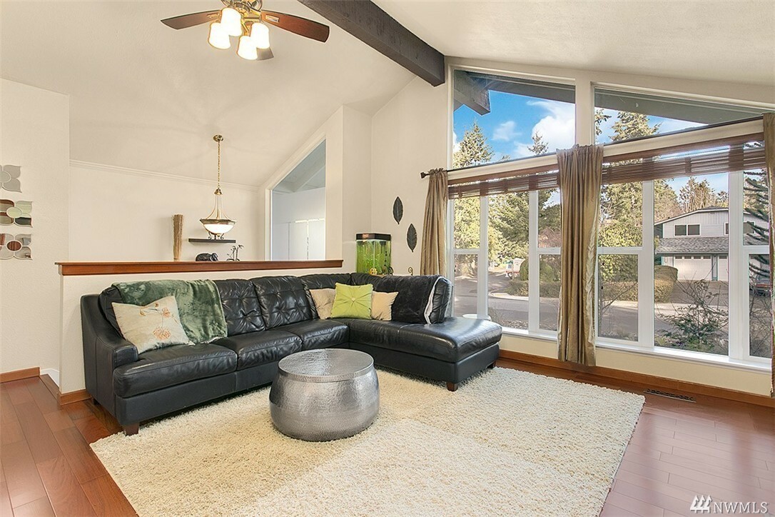 Property Photo: 8901 NE 144th St WA 98034