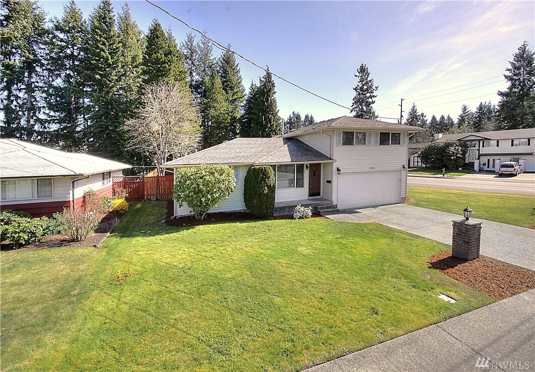 Property Photo:  1703 N Frace St  WA 98406 