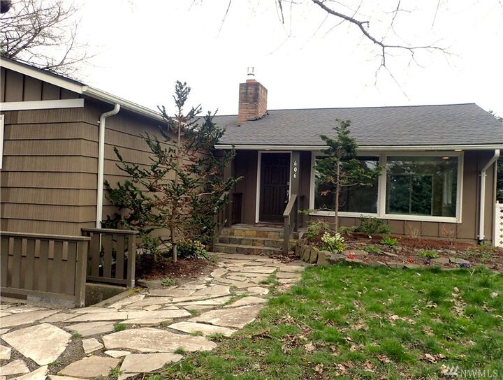 Property Photo:  606 23rd Ave  WA 98354 