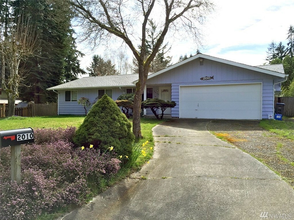 Property Photo:  2010 SE Ponderosa Dr  WA 98366 