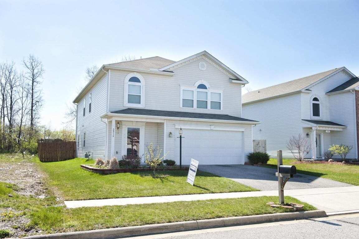 Property Photo:  2916 Sussex Place Drive  OH 43123 