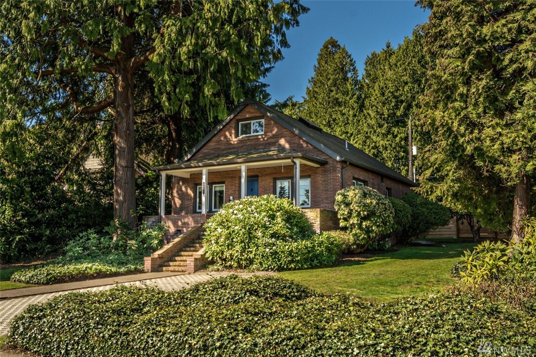 Property Photo: 6305 49th Ave SW WA 98136