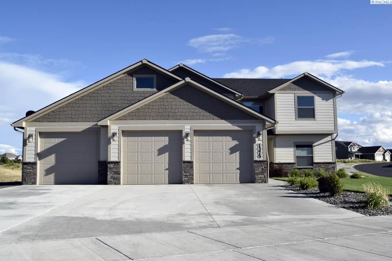 Property Photo:  1375 SW Panorama Dr  WA 99163 
