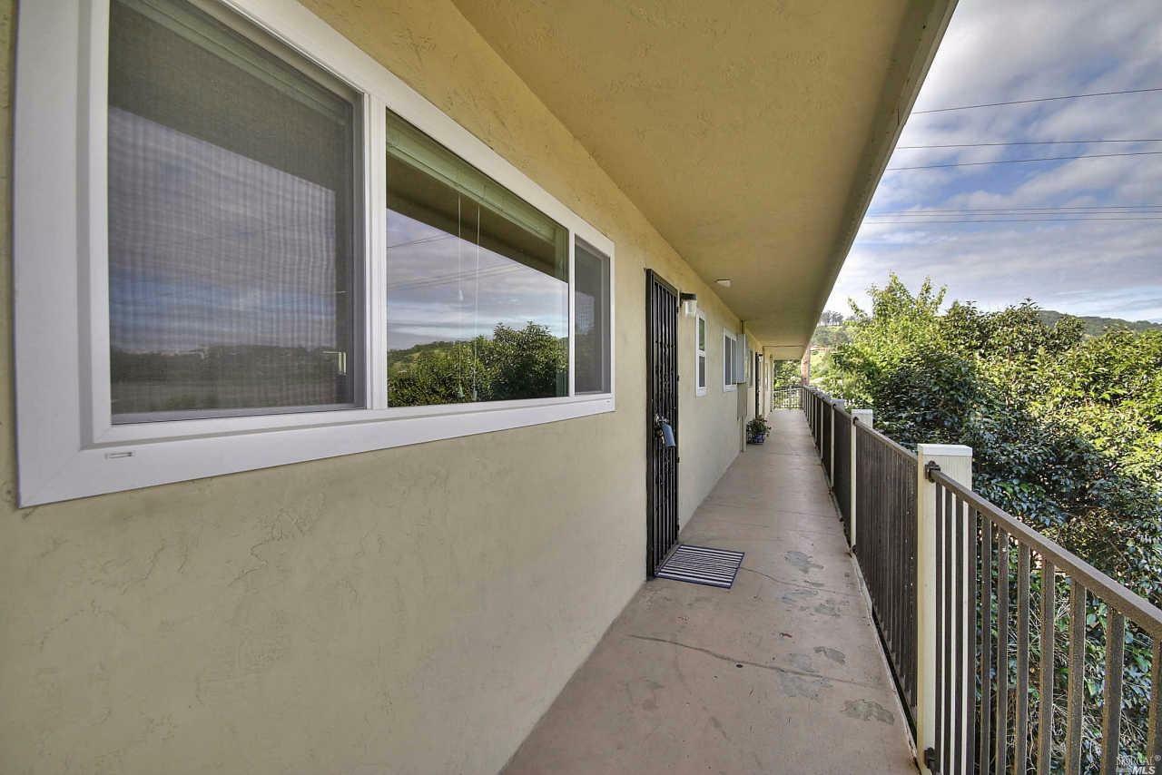 Property Photo:  260 Merrydale Road 28  CA 94903 