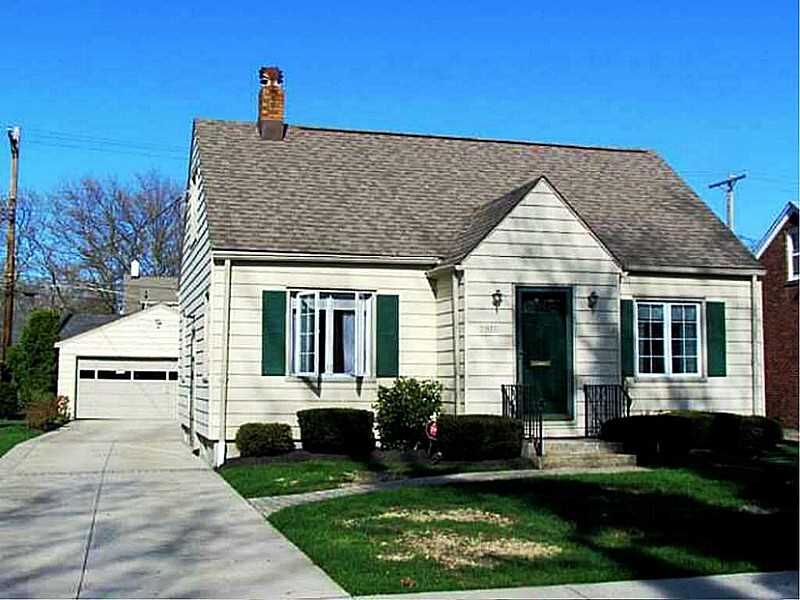Property Photo: 2811 Oakwood Street PA 16508