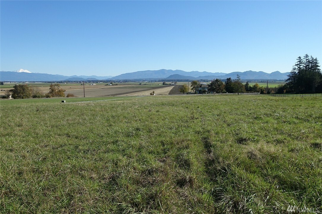 Property Photo:  17958 Best Rd  WA 98273 