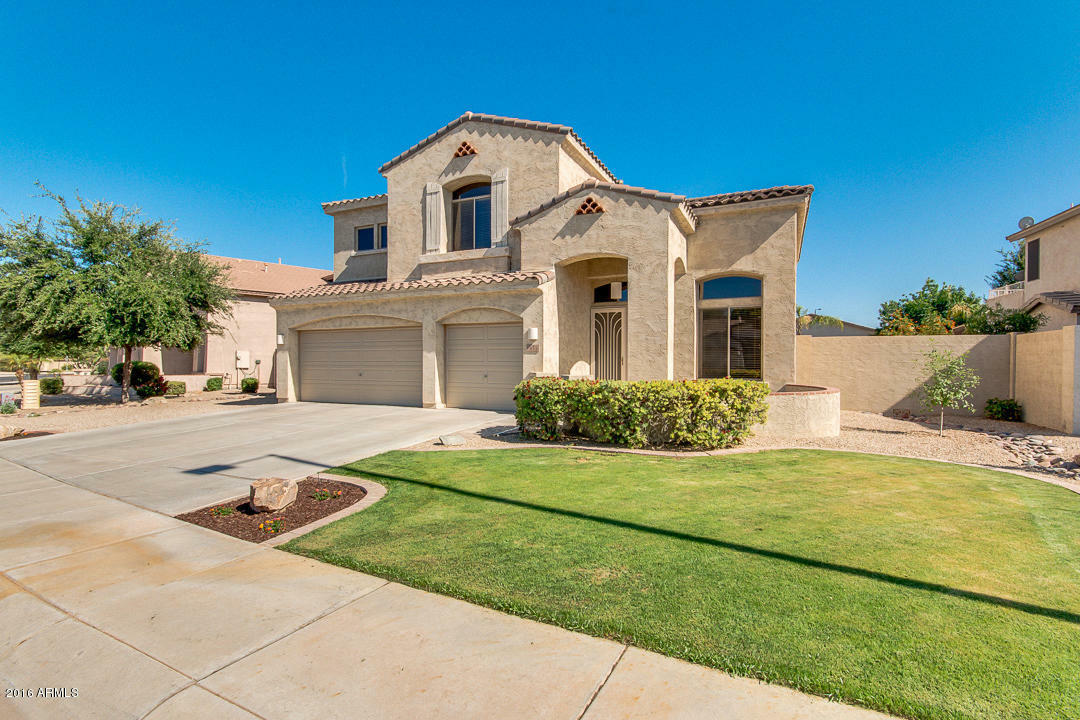 Property Photo:  853 E Aquarius Place  AZ 85249 