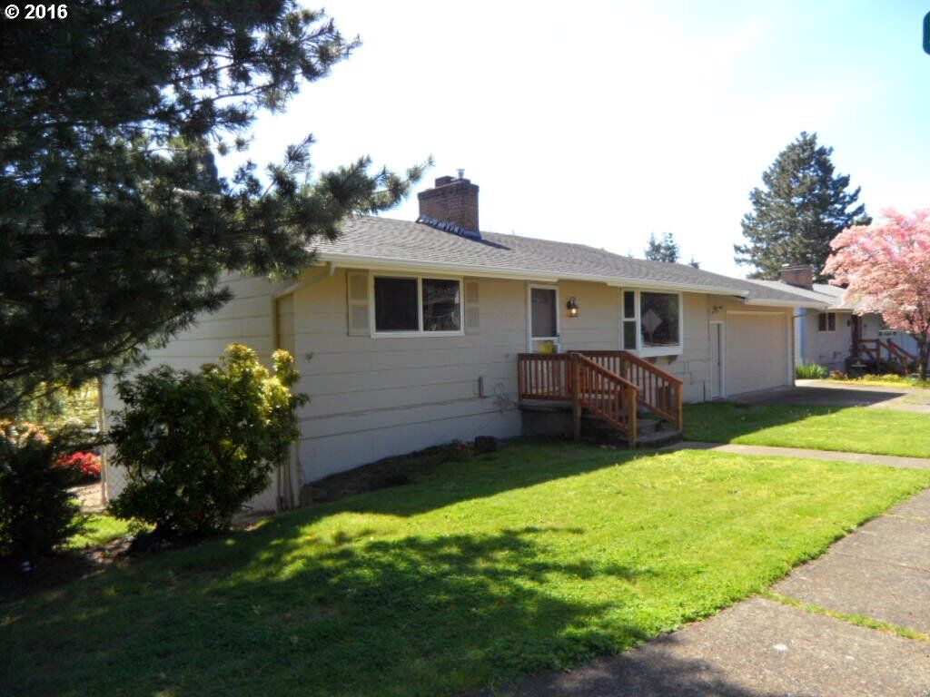 Property Photo:  388 SW Wallula Ave  OR 97080 
