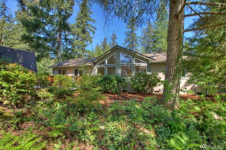 Property Photo:  60 E Country Club Drive E  WA 98592