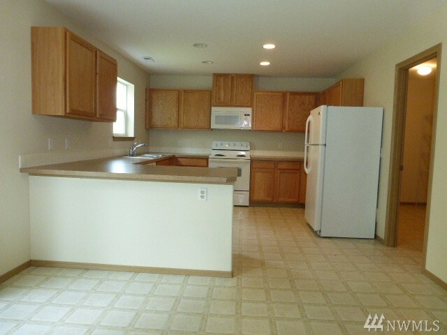 Property Photo: 24507 183rd Ave SE WA 98042