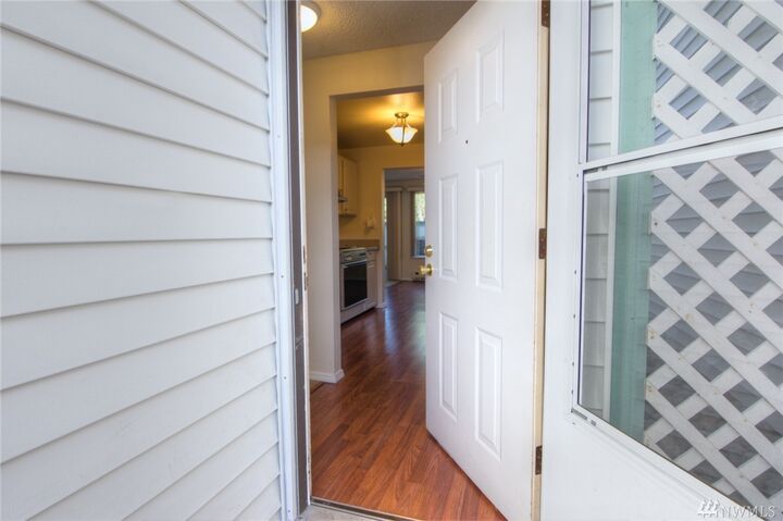 Property Photo: 1702 SW 318th Place A WA 98023
