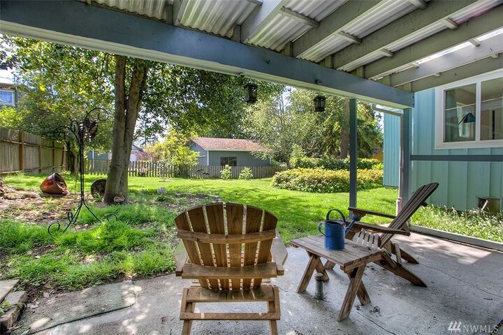 Property Photo: 517 N 117th St WA 98133