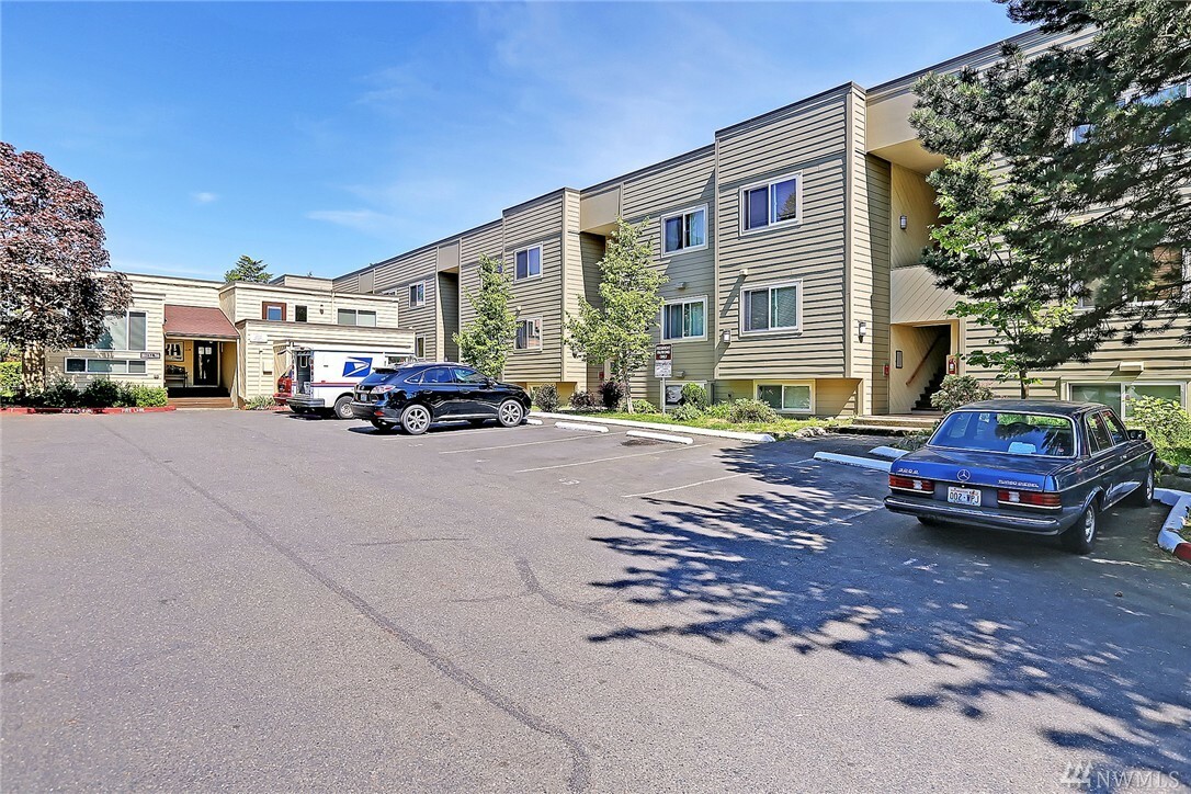 Property Photo:  5844 NE 75th St A210  WA 98115 