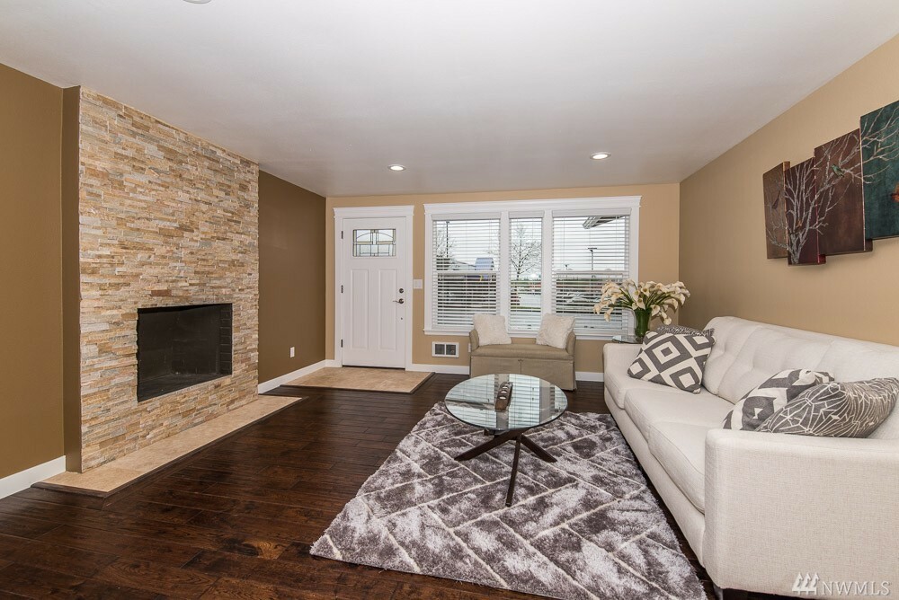 Property Photo: 5725 N 11th St WA 98406