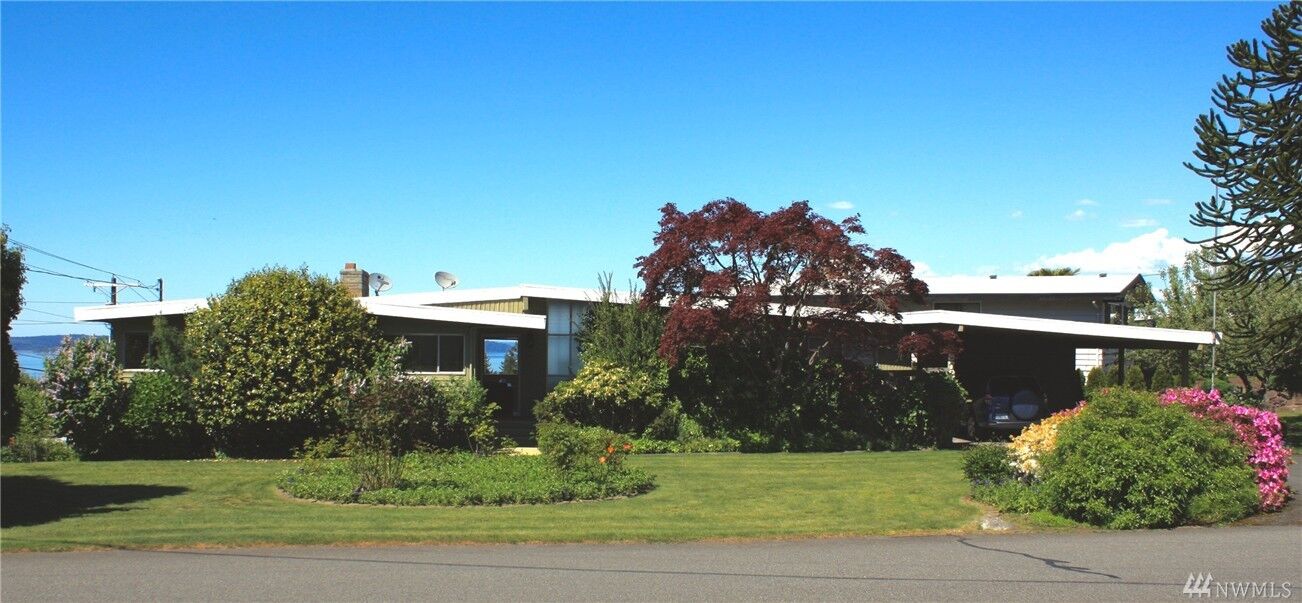 Property Photo: 8721 182nd Place SW WA 98026