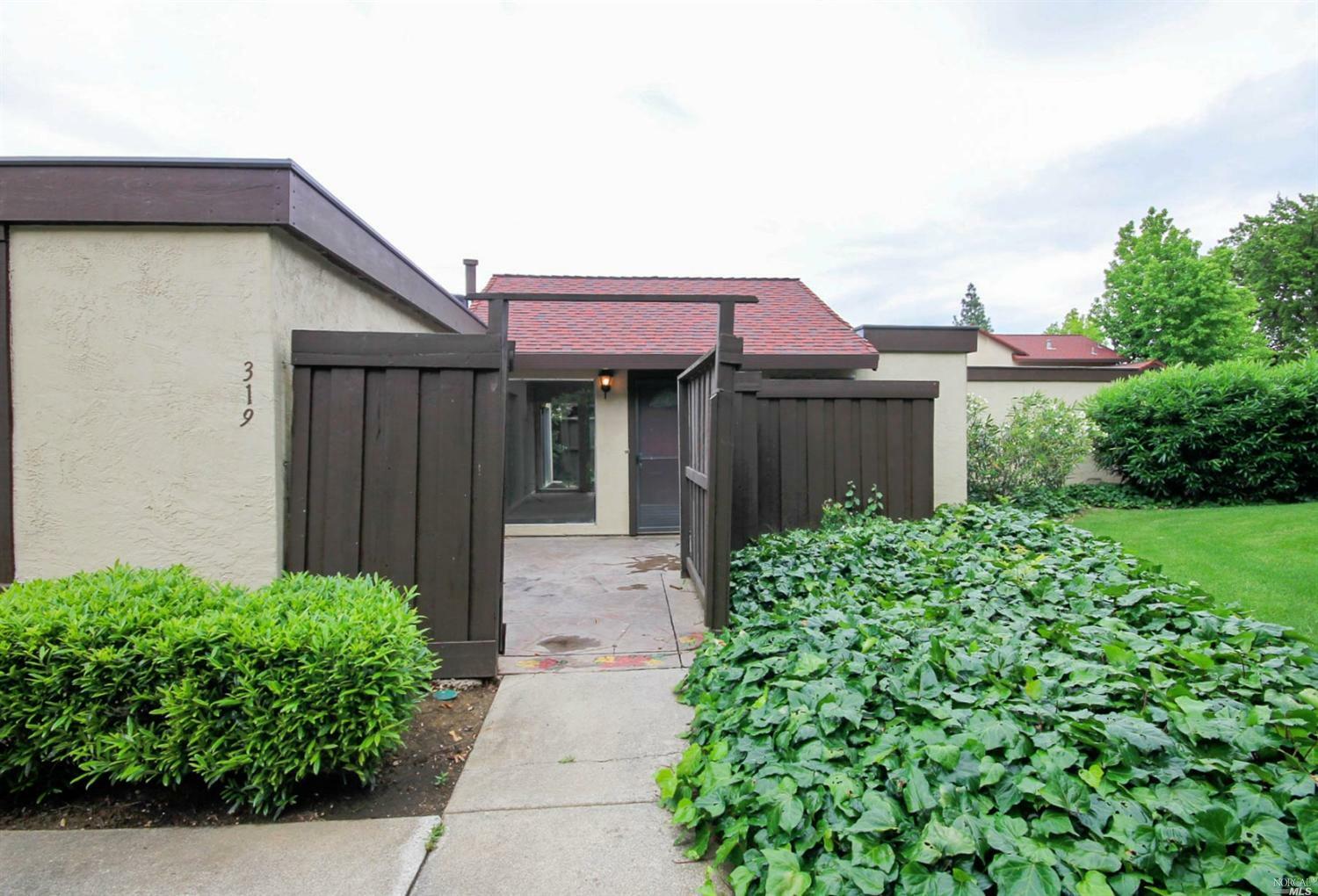 Property Photo:  319 Creekview Court  CA 95688 