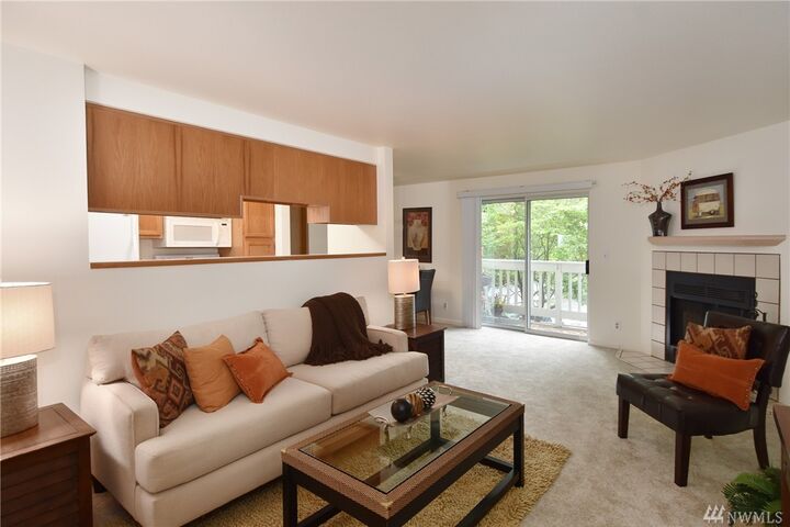 Property Photo:  411 N 90th St 204  WA 98103 