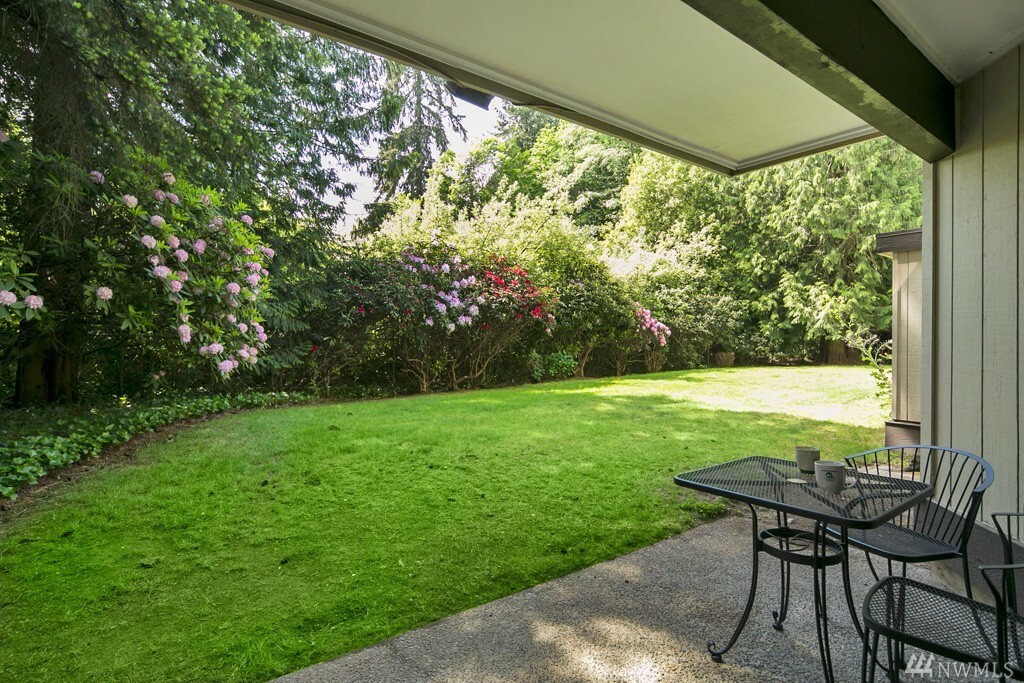 Property Photo:  13735 15th Ave NE A-1  WA 98125 