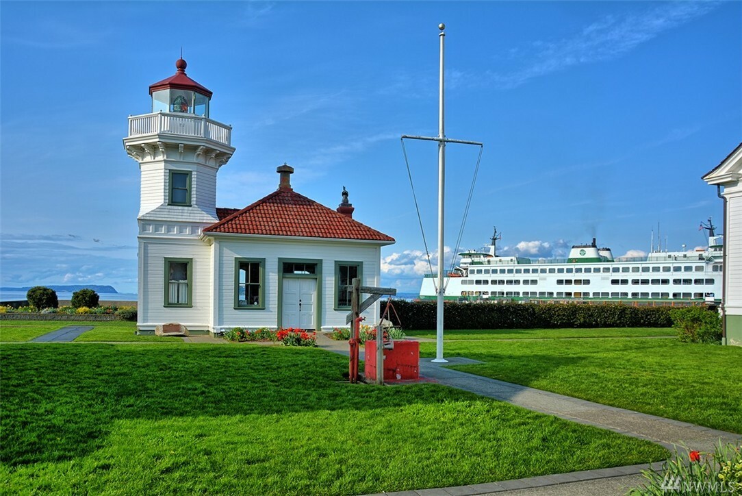Property Photo: 610 Front St 305 WA 98275