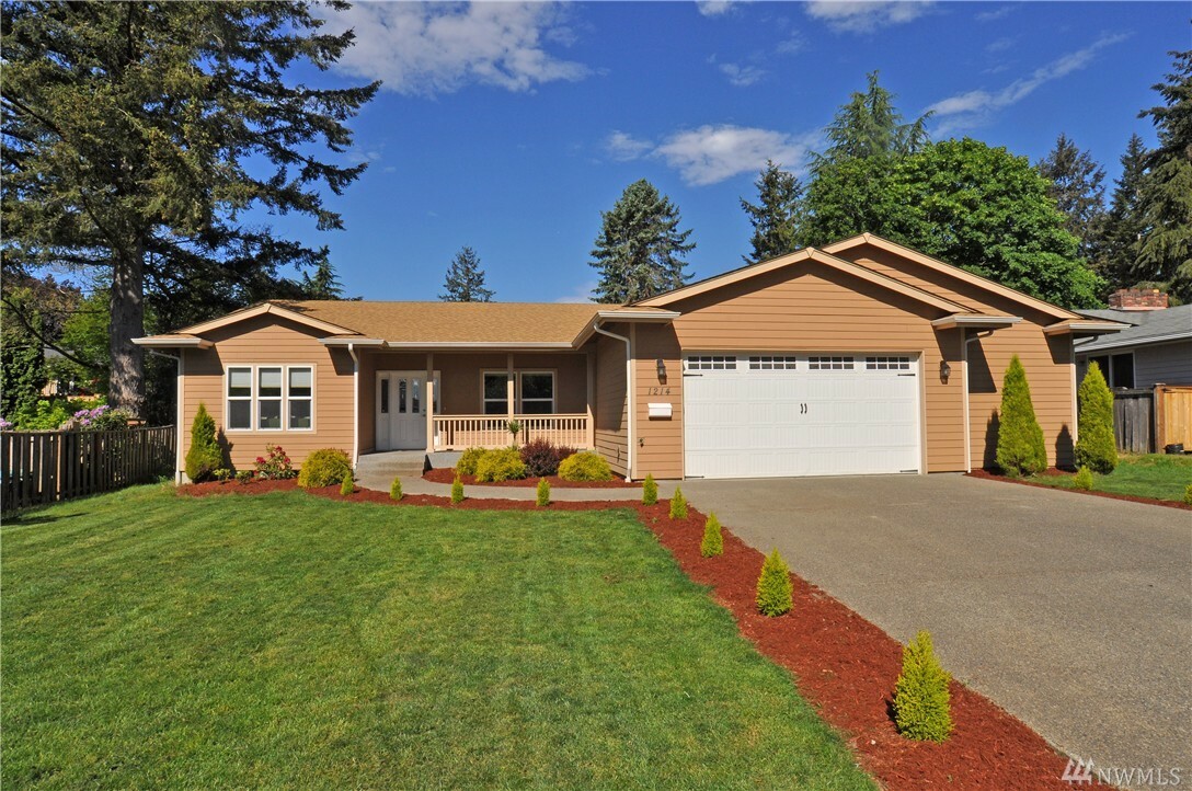 Property Photo: 1214 Mar Vista Dr WA 98466