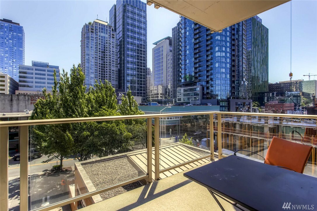 Property Photo:  900 Lenora St W300  WA 98121 