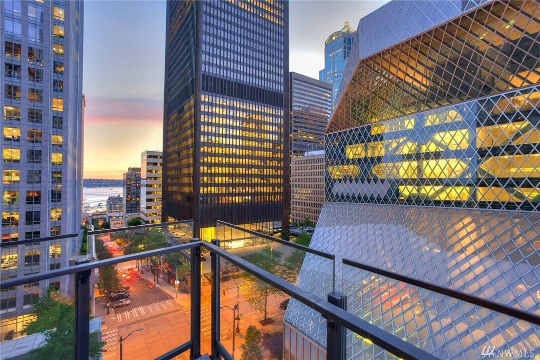 Property Photo: 909 5th Ave 501 WA 98164