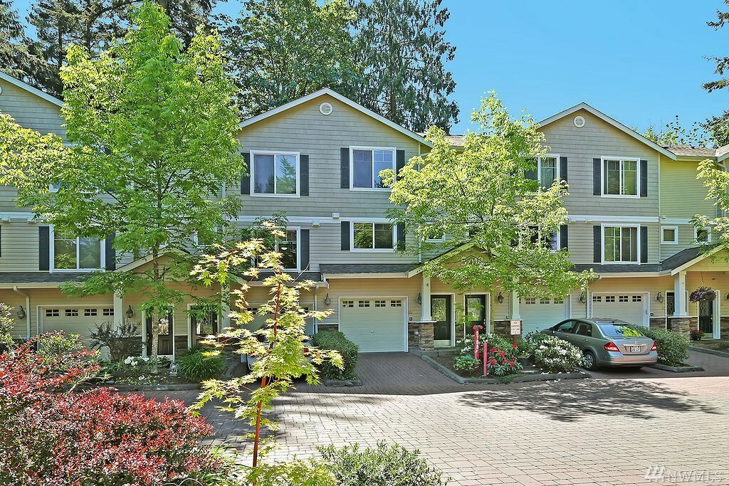 Property Photo: 5708 198th St SW D WA 98036