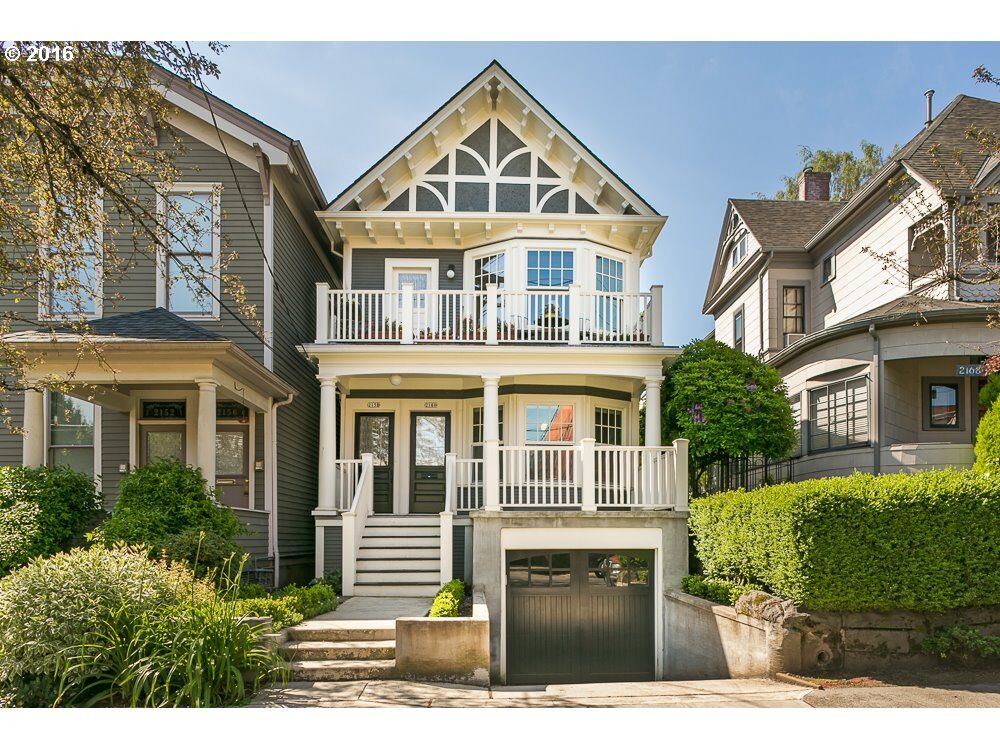 Property Photo:  2160 NW Flanders St  OR 97210 