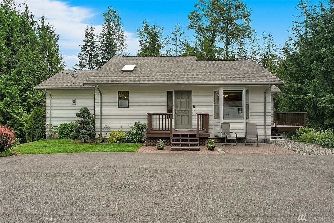 Property Photo:  26520 5th Ave NE  WA 98223 