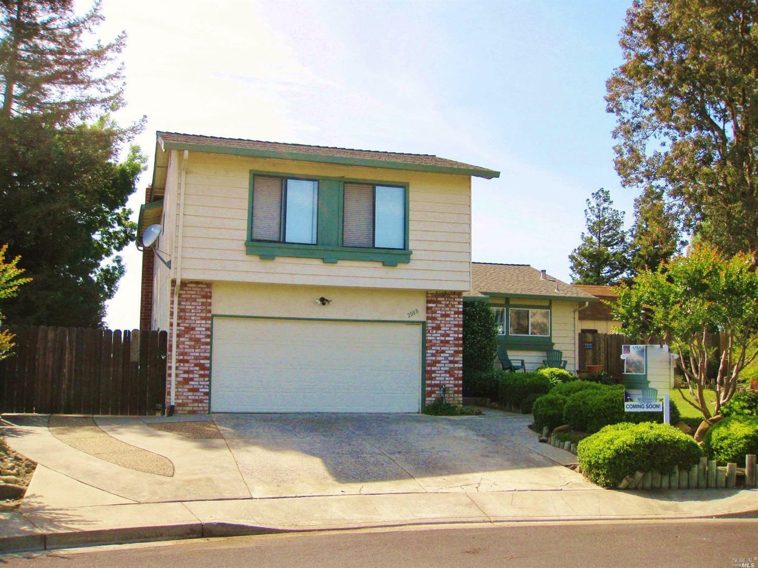 Property Photo: 2088 Larchmont Circle CA 94534