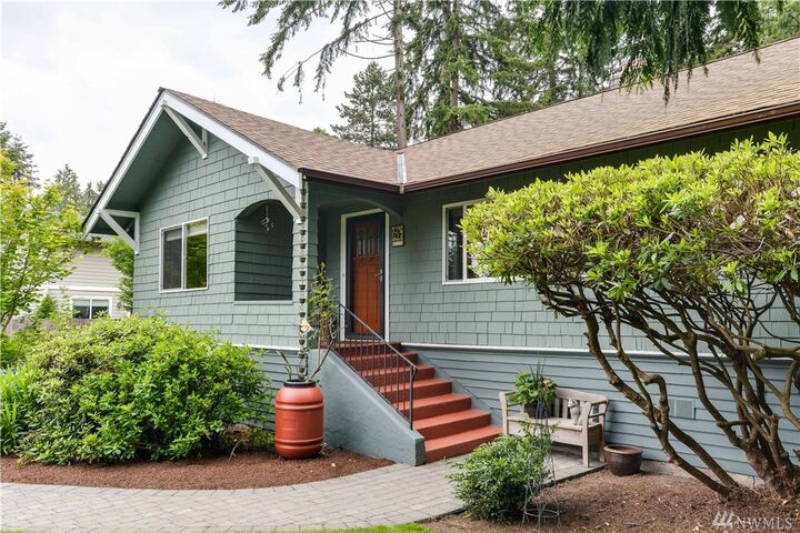 18040 Ashworth Ave N  Shoreline WA 98133 photo