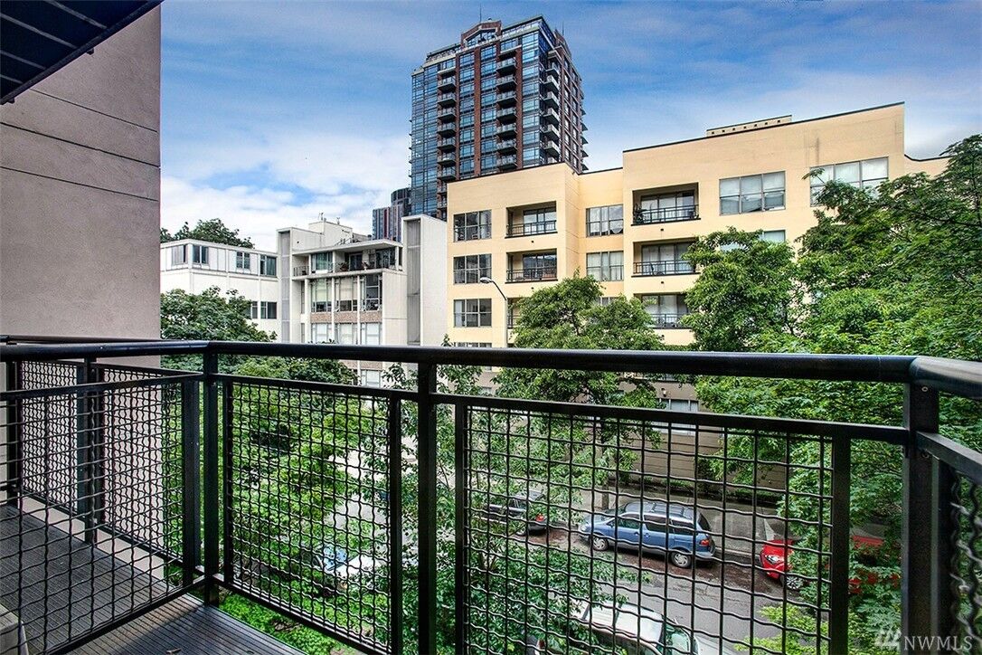 Property Photo: 1323 Boren Ave 311 WA 98101