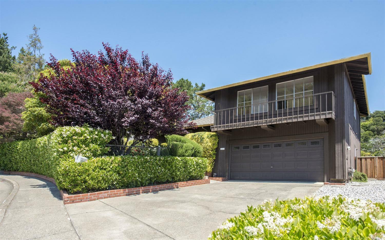 Property Photo:  22 Laurelwood Court  CA 94901 