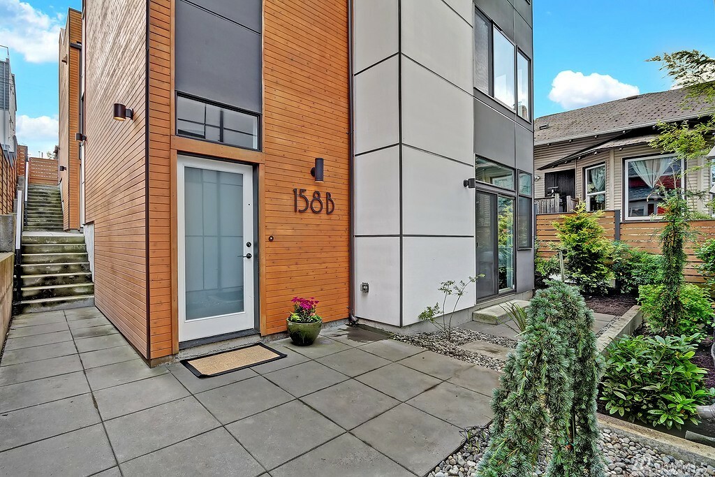 Property Photo: 158 22nd Ave B WA 98122