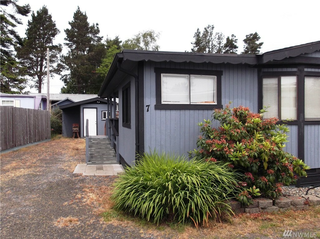 Property Photo:  901 S Montesano 7  WA 98595 