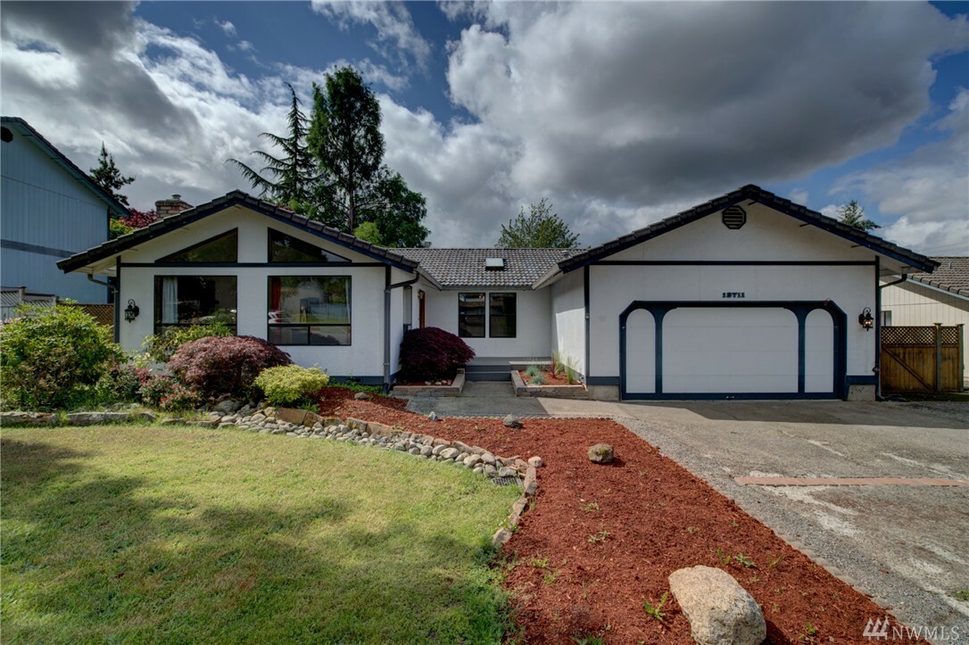 Property Photo:  13711 SE 200th St  WA 98042 