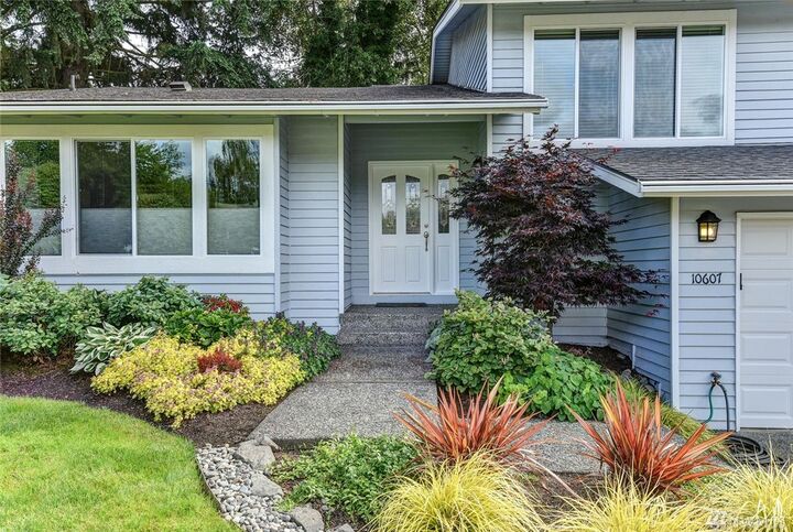 Property Photo: 10607 NE 19th Place WA 98004