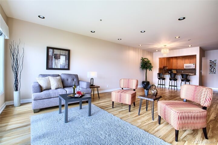 Property Photo: 9039 NE Juanita Dr 201 WA 98034