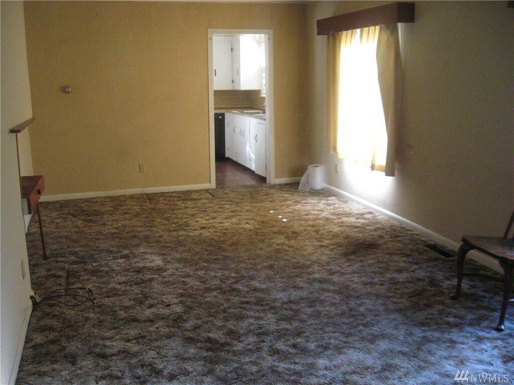 Property Photo: 1022 SW 152nd St WA 98166