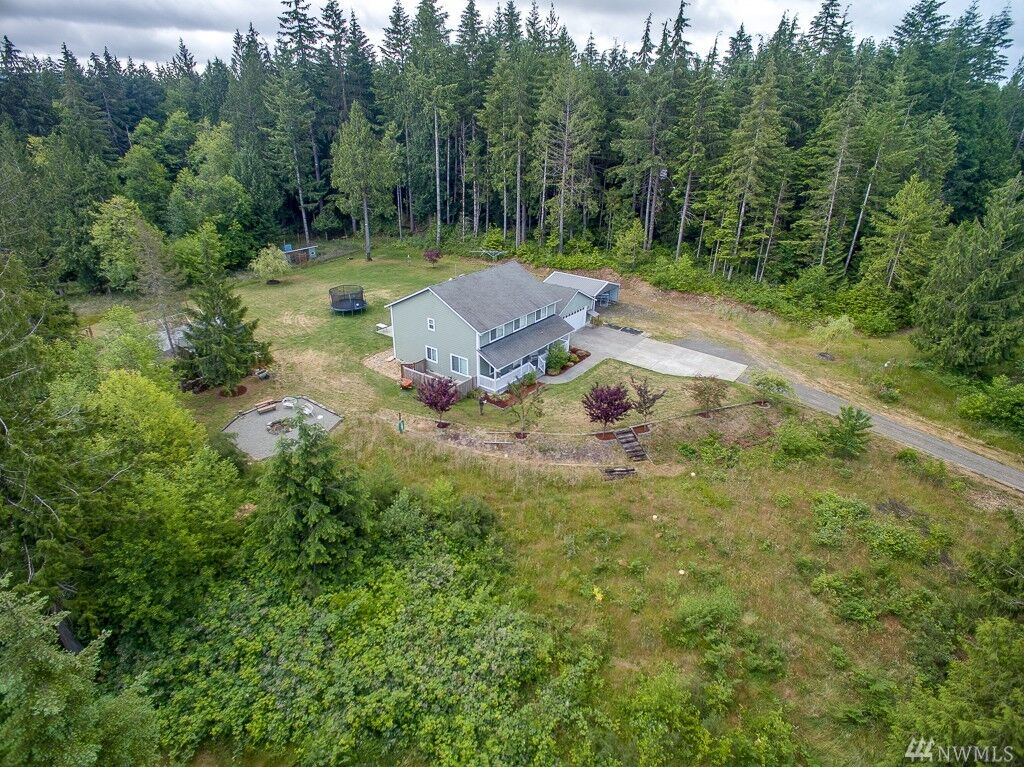 Property Photo:  200 Peter Hagen Rd NW  WA 98380 