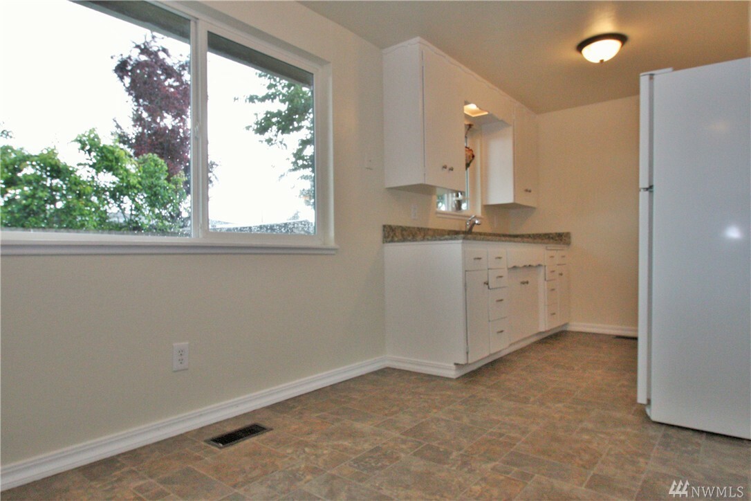 Property Photo:  11902 Alaska St S  WA 98444 