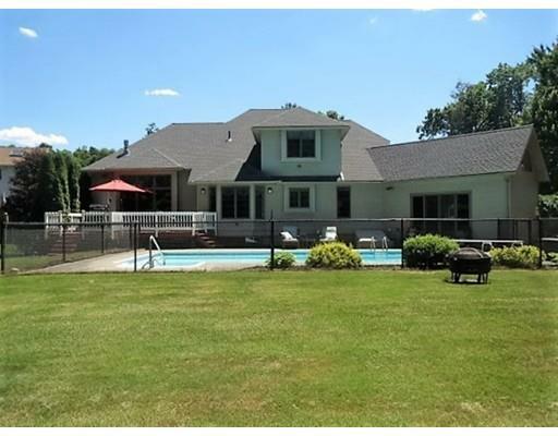 Property Photo:  27 Victoria Ln  MA 01095 