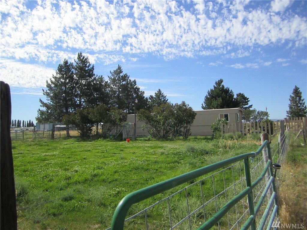 Property Photo: 5659 Rd 4 NE WA 98837