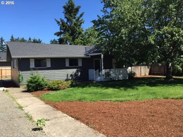 Property Photo:  1000 N Pine St  OR 97013 